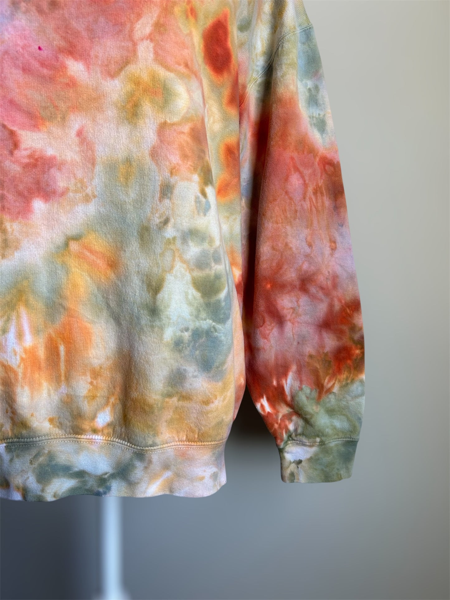 MISFIT Crewneck 002