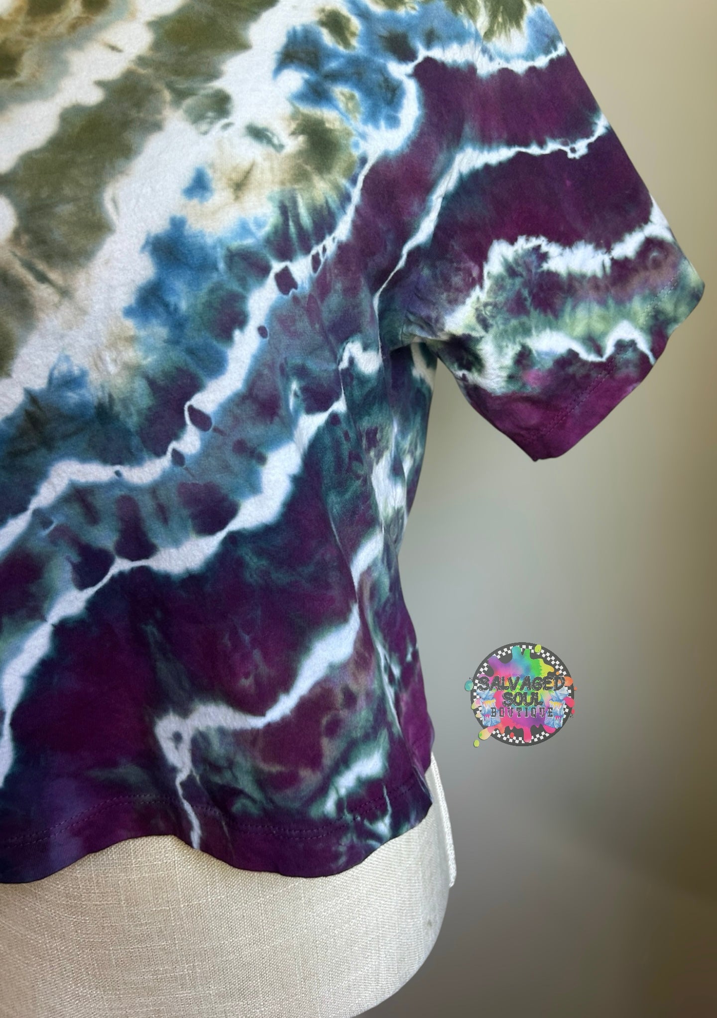 MEDIUM Boxy Crop Tee